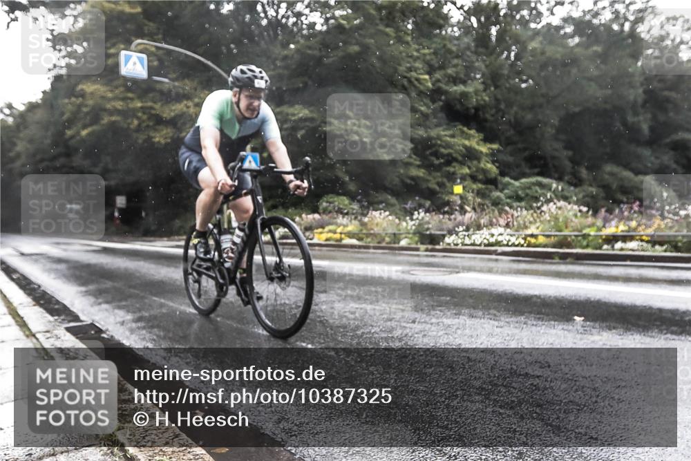 13.09.2026 - Stadtparktriathlon H.Heesch http://msf.ph/oto/10387325 13.09.2026 12:12:13 Radfahren 893, 1004 meine-sportfotos.de