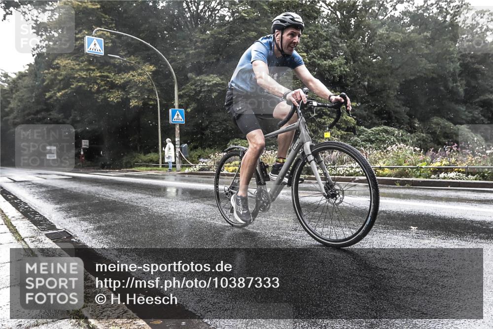 13.09.2026 - Stadtparktriathlon H.Heesch http://msf.ph/oto/10387333 13.09.2026 12:12:20 Radfahren 1047 meine-sportfotos.de
