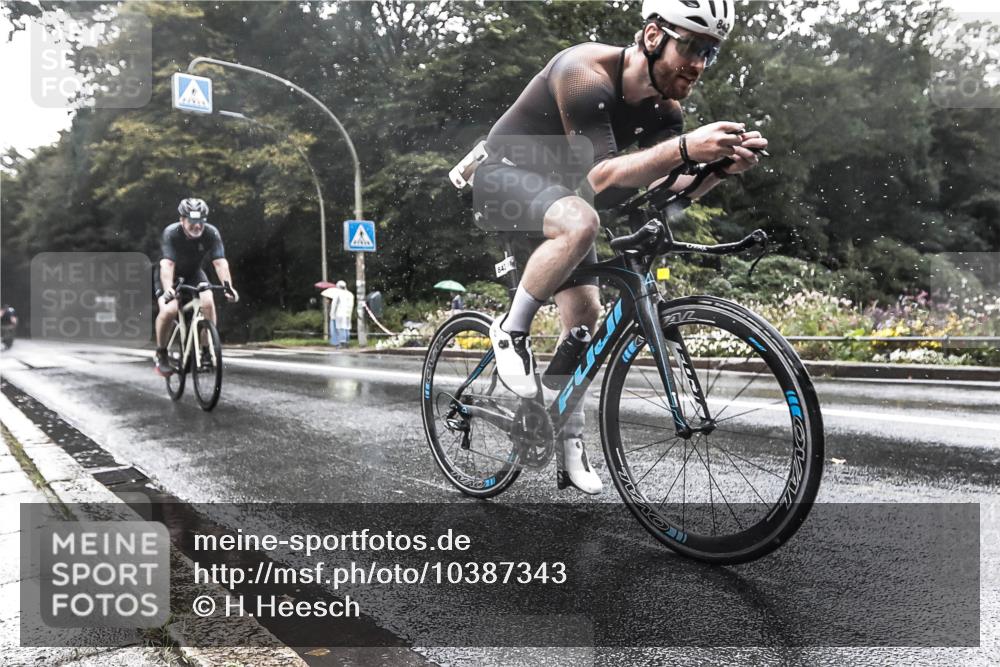 13.09.2026 - Stadtparktriathlon H.Heesch http://msf.ph/oto/10387343 13.09.2026 12:12:45 Radfahren 842, 857, 953, 970 meine-sportfotos.de