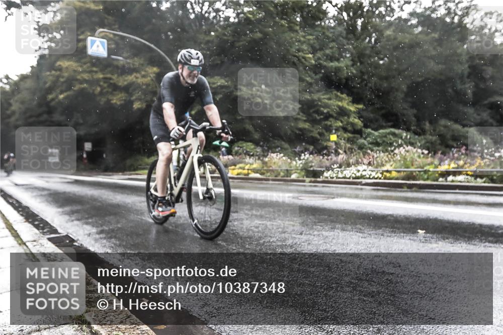 13.09.2026 - Stadtparktriathlon H.Heesch http://msf.ph/oto/10387348 13.09.2026 12:12:45 Radfahren 842, 857, 953, 970 meine-sportfotos.de