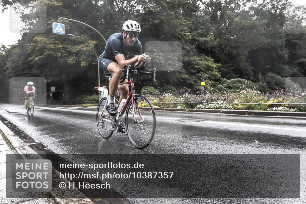 13.09.2026 - Stadtparktriathlon H.Heesch http://msf.ph/oto/10387357 13.09.2026 12:12:50 Radfahren 857, 970, 980, 1037 meine-sportfotos.de