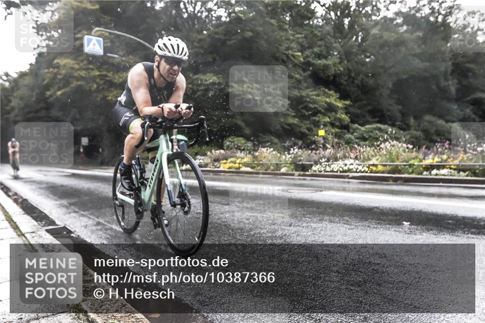 13.09.2026 - Stadtparktriathlon H.Heesch http://msf.ph/oto/10387366 13.09.2026 12:13:01 Radfahren 979, 1045, 1187 meine-sportfotos.de