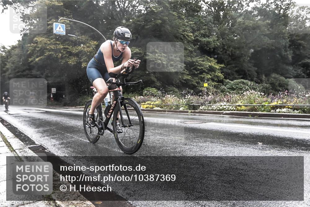 13.09.2026 - Stadtparktriathlon H.Heesch http://msf.ph/oto/10387369 13.09.2026 12:13:03 Radfahren 1045, 1051, 1187 meine-sportfotos.de