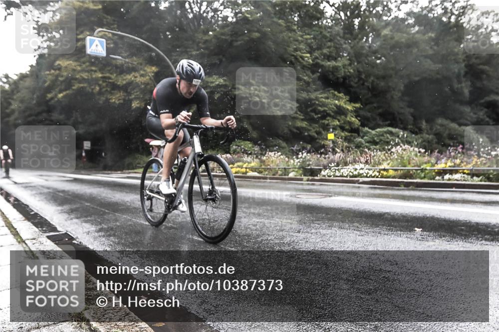 13.09.2026 - Stadtparktriathlon H.Heesch http://msf.ph/oto/10387373 13.09.2026 12:13:05 Radfahren 858, 1051, 1187 meine-sportfotos.de
