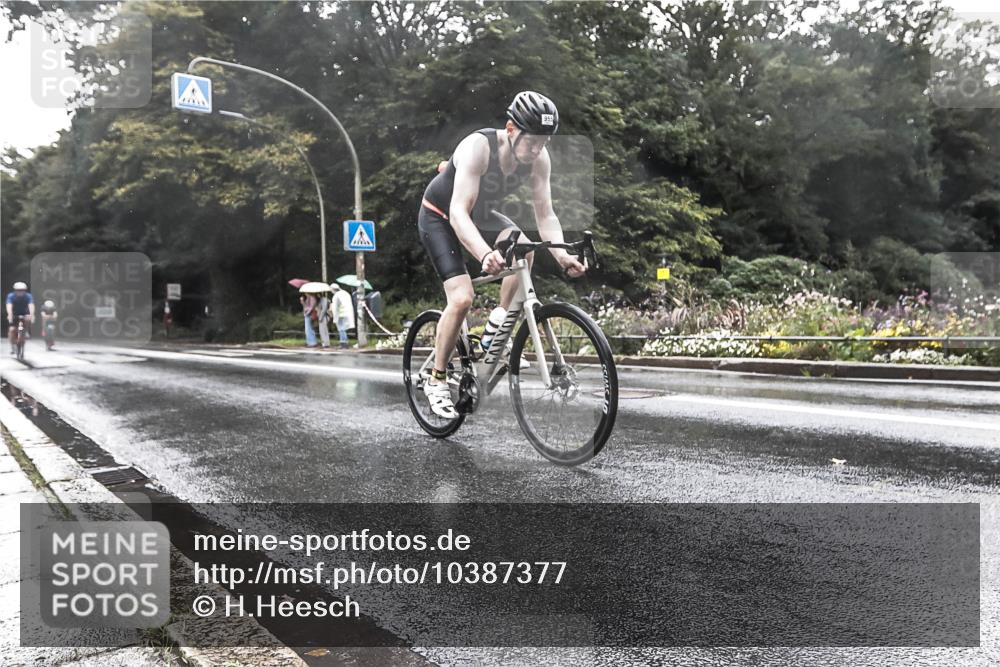 13.09.2026 - Stadtparktriathlon H.Heesch http://msf.ph/oto/10387377 13.09.2026 12:13:11 Radfahren 858, 955, 1015, 1024 meine-sportfotos.de