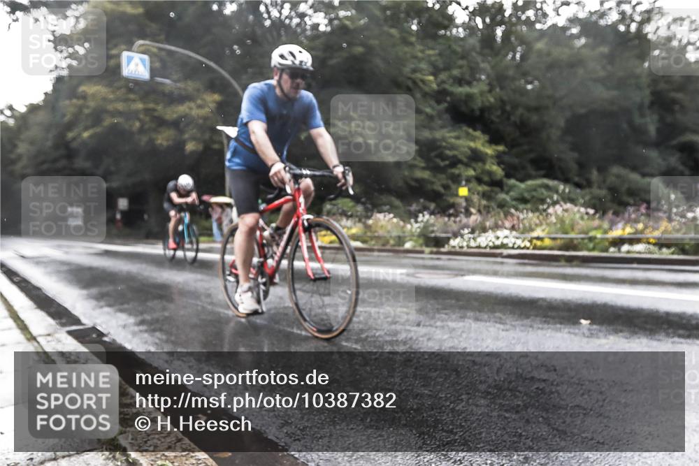 13.09.2026 - Stadtparktriathlon H.Heesch http://msf.ph/oto/10387382 13.09.2026 12:13:13 Radfahren 955, 1015, 1024 meine-sportfotos.de