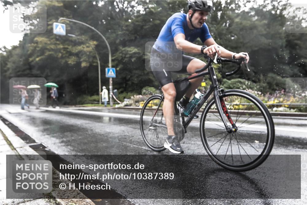13.09.2026 - Stadtparktriathlon H.Heesch http://msf.ph/oto/10387389 13.09.2026 12:13:19 Radfahren 999 meine-sportfotos.de