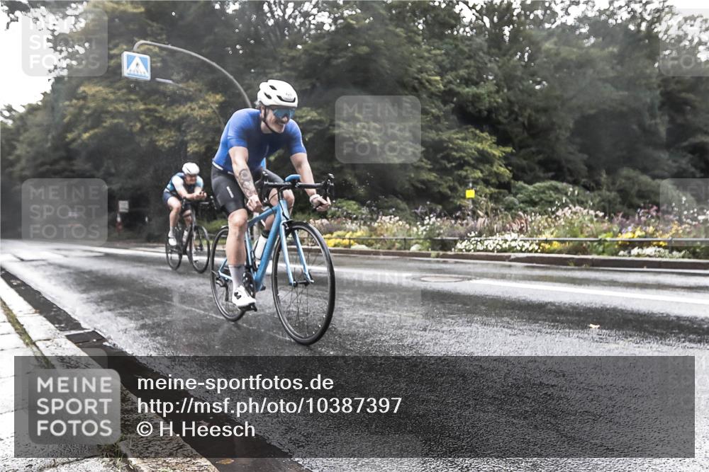 13.09.2026 - Stadtparktriathlon H.Heesch http://msf.ph/oto/10387397 13.09.2026 12:13:31 Radfahren 920, 1007, 1067 meine-sportfotos.de