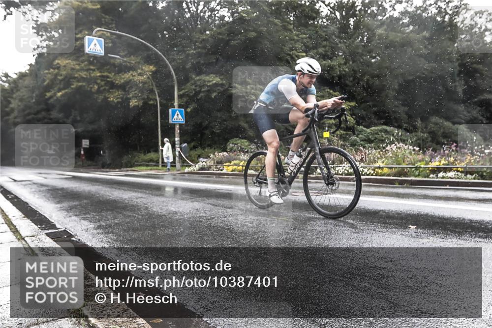 13.09.2026 - Stadtparktriathlon H.Heesch http://msf.ph/oto/10387401 13.09.2026 12:13:32 Radfahren 920, 1007, 1067 meine-sportfotos.de
