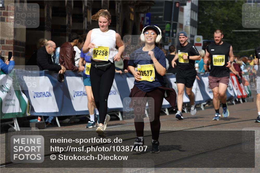 13.09.2026 - 21. swb-Marathon Bremen Strokosch-Dieckow http://msf.ph/oto/10387407 13.09.2026 11:08:55 Ziel 10229, 10399, 10609, 11065, 11124, 11358, 11421, 11560, 11561, 11678, 11710, 11718, 11834, 11888, 11968, 12073, 12162, 12164, 12410, 12516, 10217, 10321, 10455, 10570, 10630, 11011, 11091, 11138, 11304, 11531, 11578, 11812, 11905, 12155, 12192, 12337, 12554 meine-sportfotos.de
