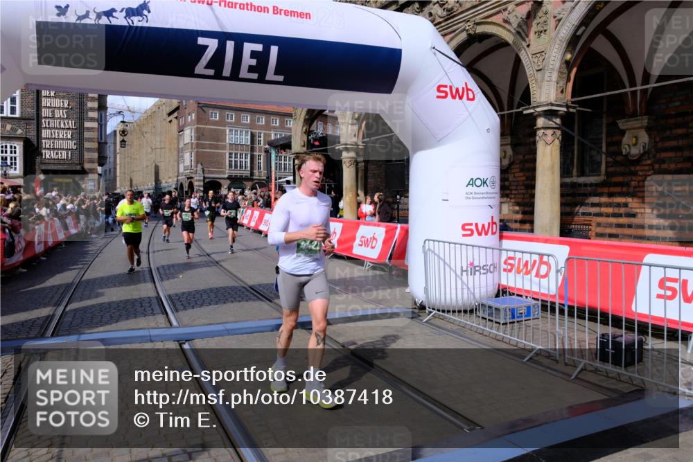 13.09.2026 - 21. swb-Marathon Bremen Tim E. http://msf.ph/oto/10387418 13.09.2026 13:28:00 Ziel 323, 440, 534, 762, 857, 1006, 1932, 2668, 2686, 3013, 3135, 3460, 3521, 3970, 4106, 4133, 4421, 4496, 4593, 4744, 5081, 5557, 6067, 6522, 7042, 7138, 7358, 8351, 9494, 9727, 13198 meine-sportfotos.de