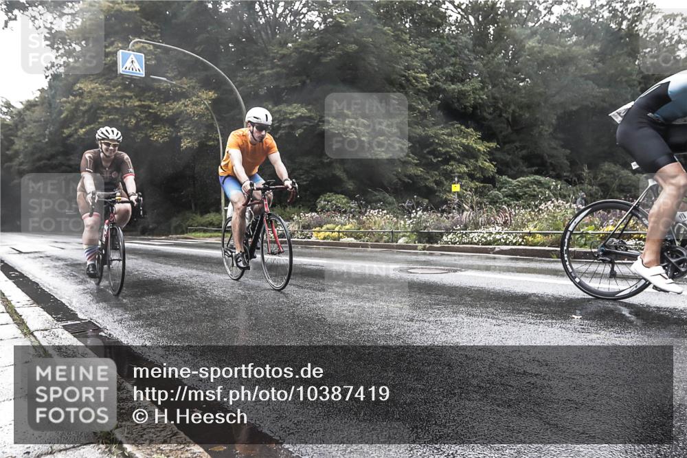 13.09.2026 - Stadtparktriathlon H.Heesch http://msf.ph/oto/10387419 13.09.2026 12:14:04 Radfahren 755, 956, 1061 meine-sportfotos.de