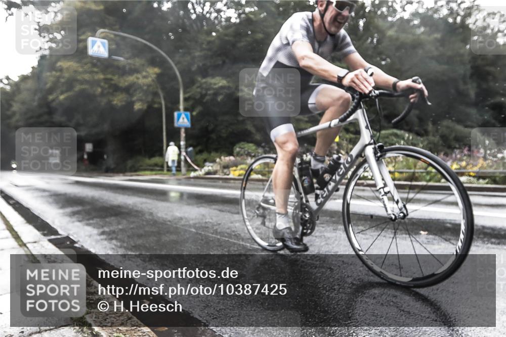 13.09.2026 - Stadtparktriathlon H.Heesch http://msf.ph/oto/10387425 13.09.2026 12:14:12 Radfahren 1066 meine-sportfotos.de