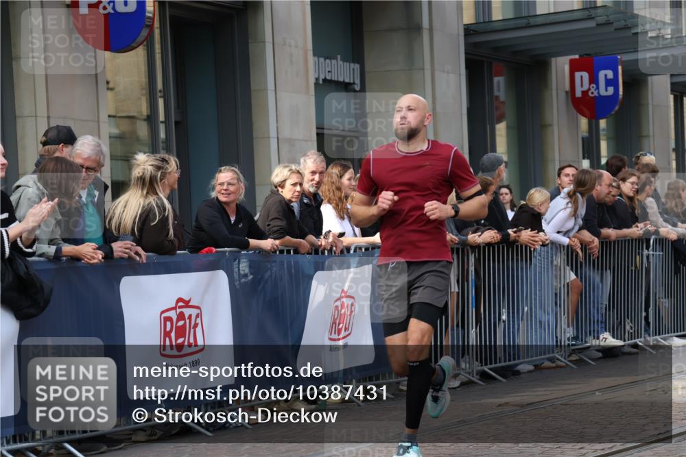 13.09.2026 - 21. swb-Marathon Bremen Strokosch-Dieckow http://msf.ph/oto/10387431 13.09.2026 12:56:05 Ziel 250, 1212, 6630, 13224, 1583, 2072, 5163, 6630, 10034, 13080 meine-sportfotos.de