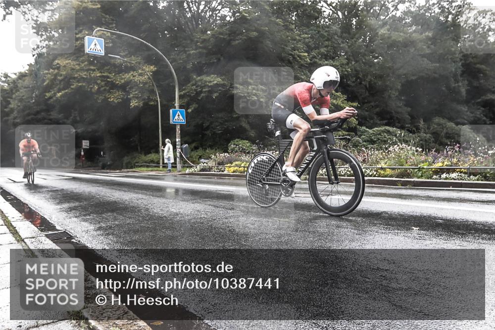 13.09.2026 - Stadtparktriathlon H.Heesch http://msf.ph/oto/10387441 13.09.2026 12:14:21 Radfahren 887, 899, 1017 meine-sportfotos.de