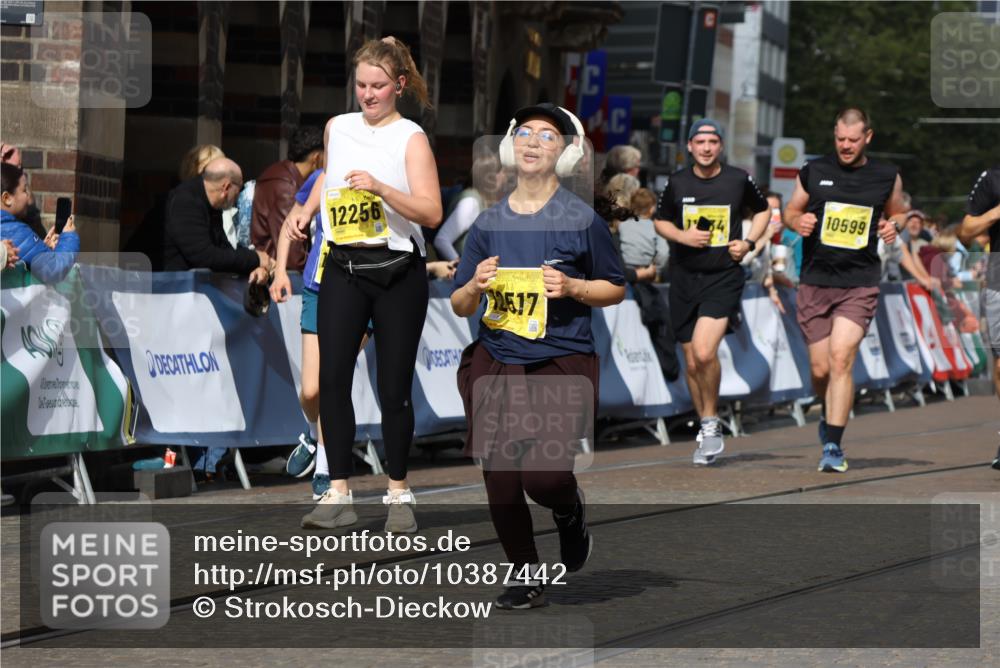 13.09.2026 - 21. swb-Marathon Bremen Strokosch-Dieckow http://msf.ph/oto/10387442 13.09.2026 11:08:55 Ziel 10229, 10399, 10609, 11065, 11124, 11358, 11421, 11560, 11561, 11678, 11710, 11718, 11834, 11888, 11968, 12073, 12162, 12164, 12410, 12516, 10217, 10321, 10455, 10570, 10630, 11011, 11091, 11138, 11304, 11531, 11578, 11812, 11905, 12155, 12192, 12337, 12554 meine-sportfotos.de