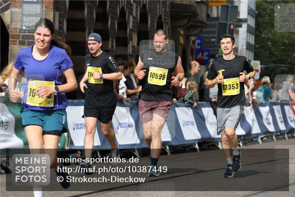 13.09.2026 - 21. swb-Marathon Bremen Strokosch-Dieckow http://msf.ph/oto/10387449 13.09.2026 11:08:58 Ziel 10229, 10399, 10609, 11065, 11358, 11421, 11678, 11710, 11718, 11834, 11888, 11968, 12162, 12410, 12516, 12517, 10314, 10321, 10455, 10570, 10630, 11011, 11091, 11138, 11304, 11531, 11578, 11905, 11987, 12155, 12192, 12337, 12554 meine-sportfotos.de