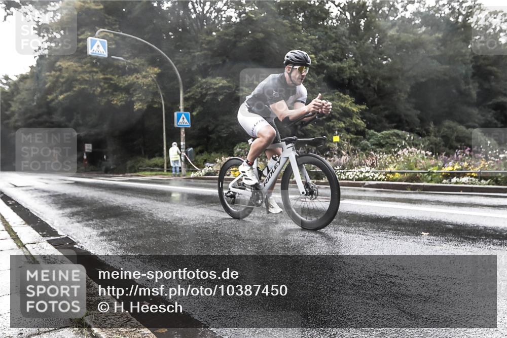 13.09.2026 - Stadtparktriathlon H.Heesch http://msf.ph/oto/10387450 13.09.2026 12:14:25 Radfahren 899, 975 meine-sportfotos.de