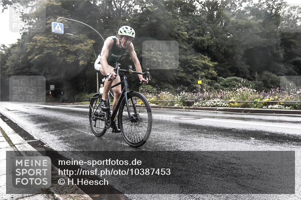 13.09.2026 - Stadtparktriathlon H.Heesch http://msf.ph/oto/10387453 13.09.2026 12:14:31 Radfahren 902, 957 meine-sportfotos.de