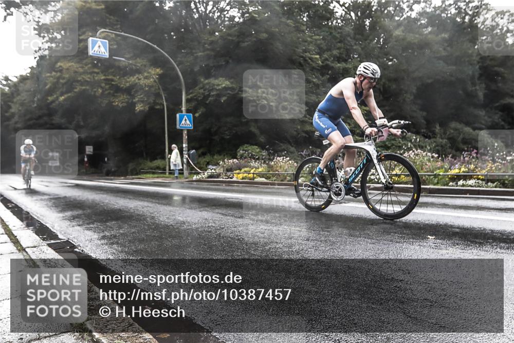 13.09.2026 - Stadtparktriathlon H.Heesch http://msf.ph/oto/10387457 13.09.2026 12:14:36 Radfahren 954, 1035, 1055 meine-sportfotos.de