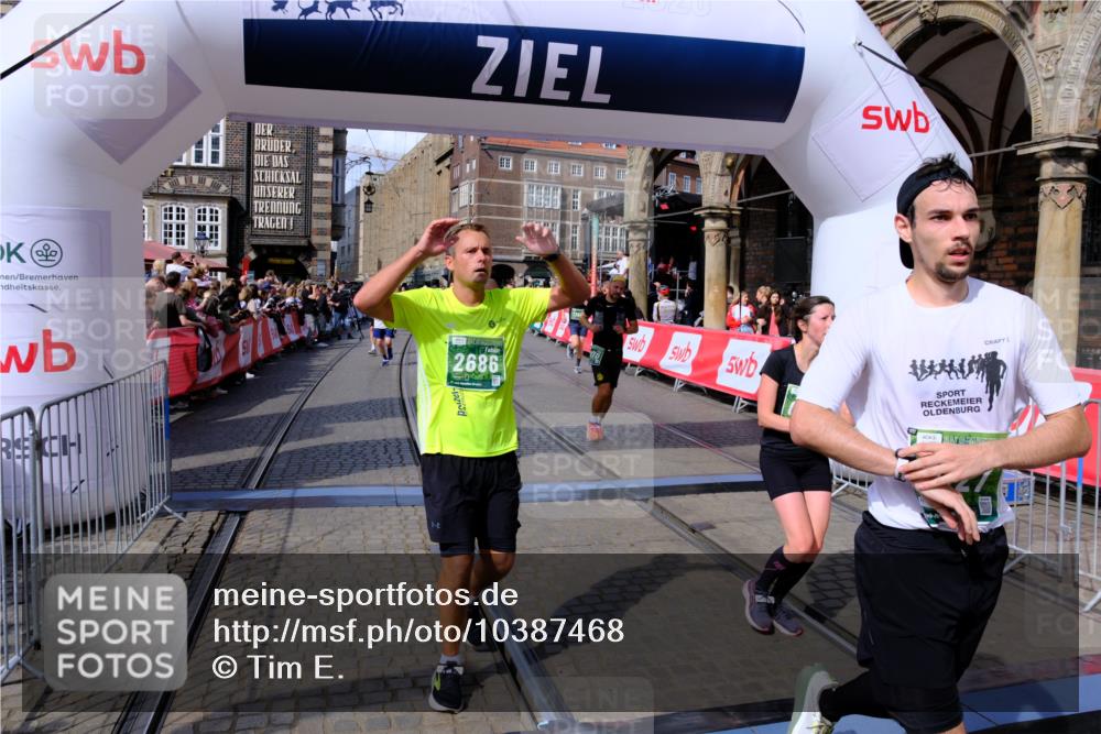 13.09.2026 - 21. swb-Marathon Bremen Tim E. http://msf.ph/oto/10387468 13.09.2026 13:28:04 Ziel 440, 488, 534, 762, 857, 1456, 1932, 2686, 3013, 3135, 3460, 3576, 3970, 4106, 4133, 4265, 4421, 4496, 4593, 4744, 5462, 5557, 6067, 6468, 6522, 7042, 7138, 7358, 8351, 9067, 9494, 9727, 13198 meine-sportfotos.de