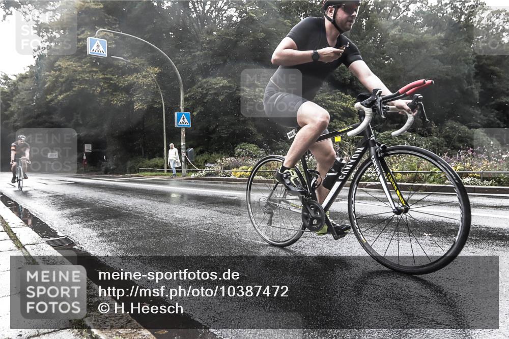 13.09.2026 - Stadtparktriathlon H.Heesch http://msf.ph/oto/10387472 13.09.2026 12:15:02 Radfahren 934, 960 meine-sportfotos.de
