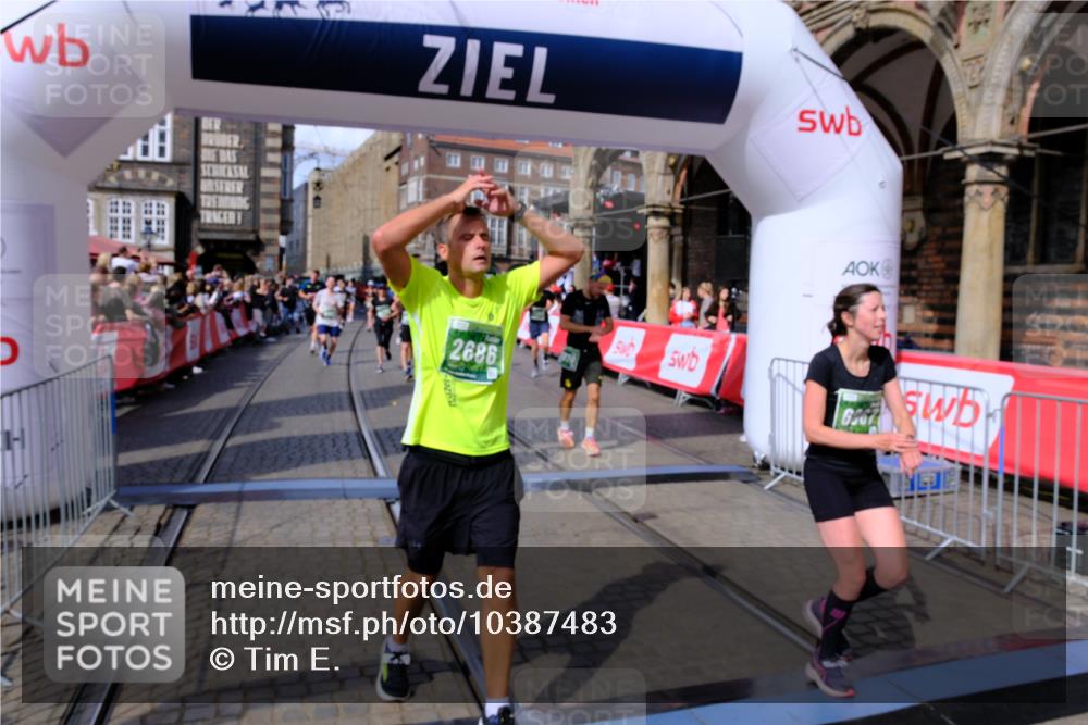 13.09.2026 - 21. swb-Marathon Bremen Tim E. http://msf.ph/oto/10387483 13.09.2026 13:28:04 Ziel 440, 488, 534, 762, 857, 1456, 1932, 2686, 3013, 3135, 3460, 3576, 3970, 4106, 4133, 4265, 4421, 4496, 4593, 4744, 5462, 5557, 6067, 6468, 6522, 7042, 7138, 7358, 8351, 9067, 9494, 9727, 13198 meine-sportfotos.de