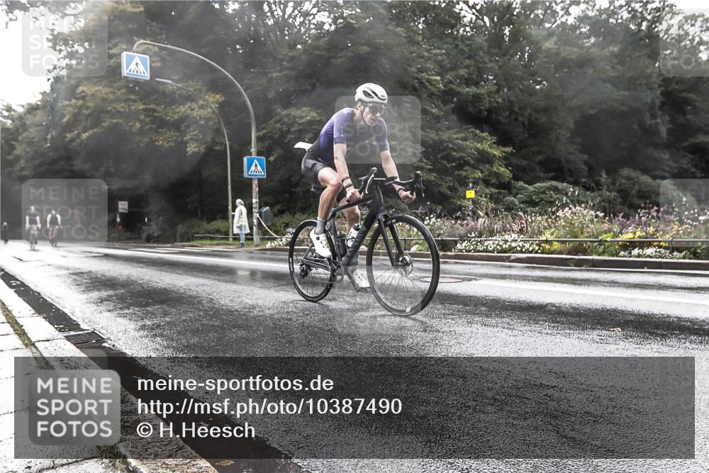 13.09.2026 - Stadtparktriathlon H.Heesch http://msf.ph/oto/10387490 13.09.2026 12:15:19 Radfahren 1006, 1026, 1040, 1050 meine-sportfotos.de