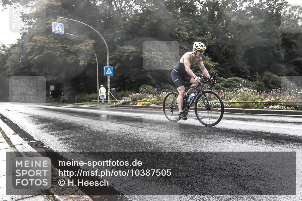 13.09.2026 - Stadtparktriathlon H.Heesch http://msf.ph/oto/10387505 13.09.2026 12:15:23 Radfahren 1025, 1026, 1040, 1068 meine-sportfotos.de