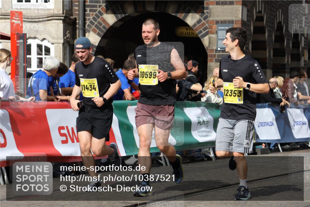 13.09.2026 - 21. swb-Marathon Bremen Strokosch-Dieckow http://msf.ph/oto/10387521 13.09.2026 11:09:01 Ziel 10229, 10399, 10469, 10609, 11065, 11358, 11421, 11678, 11710, 11718, 11834, 12162, 12256, 12516, 12517, 10314, 10321, 10570, 10630, 10686, 10983, 11091, 11138, 11304, 11578, 11764, 11987, 12155, 12192, 12337, 12554 meine-sportfotos.de