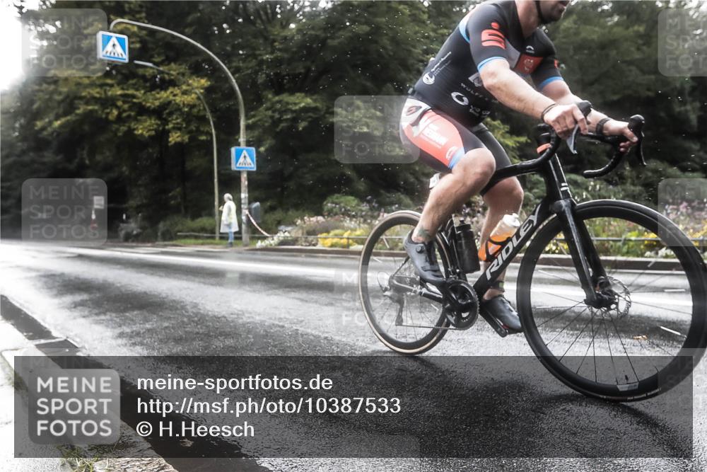 13.09.2026 - Stadtparktriathlon H.Heesch http://msf.ph/oto/10387533 13.09.2026 12:16:07 Radfahren 997, 1064 meine-sportfotos.de