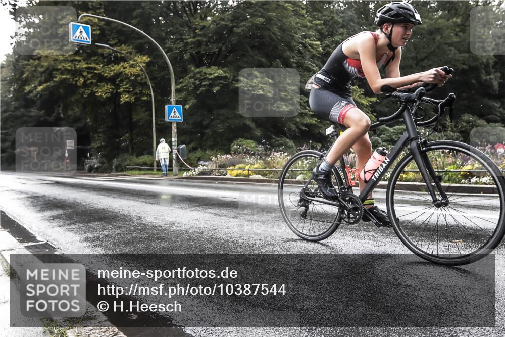 13.09.2026 - Stadtparktriathlon H.Heesch http://msf.ph/oto/10387544 13.09.2026 12:16:17 Radfahren 1104 meine-sportfotos.de