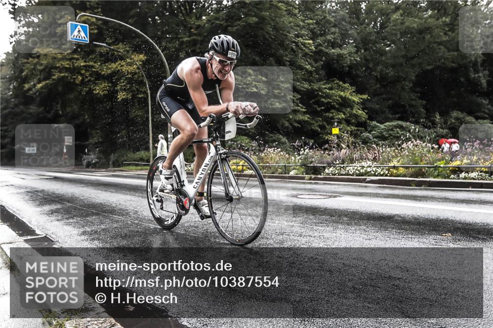 13.09.2026 - Stadtparktriathlon H.Heesch http://msf.ph/oto/10387554 13.09.2026 12:16:25 Radfahren 952, 1059 meine-sportfotos.de