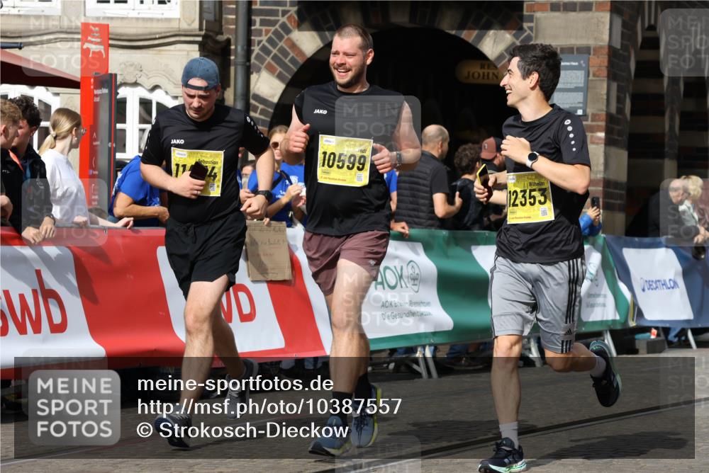 13.09.2026 - 21. swb-Marathon Bremen Strokosch-Dieckow http://msf.ph/oto/10387557 13.09.2026 11:09:01 Ziel 10229, 10399, 10469, 10609, 11065, 11358, 11421, 11678, 11710, 11718, 11834, 12162, 12256, 12516, 12517, 10314, 10321, 10570, 10630, 10686, 10983, 11091, 11138, 11304, 11578, 11764, 11987, 12155, 12192, 12337, 12554 meine-sportfotos.de