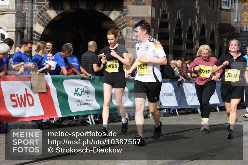 13.09.2026 - 21. swb-Marathon Bremen Strokosch-Dieckow http://msf.ph/oto/10387567 13.09.2026 11:09:08 Ziel 10399, 10469, 10599, 10609, 11053, 11074, 11358, 11421, 11434, 11710, 11718, 11812, 11834, 12256, 12353, 12438, 12517, 10314, 10664, 10686, 10694, 10823, 10983, 11091, 11764, 11882, 11883, 11915, 11987, 11995, 12155, 12322, 12491, 13607 meine-sportfotos.de