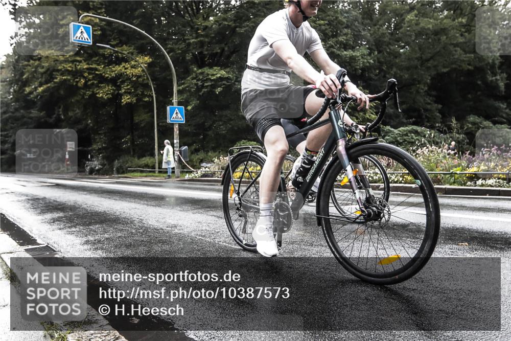 13.09.2026 - Stadtparktriathlon H.Heesch http://msf.ph/oto/10387573 13.09.2026 12:16:34 Radfahren 978, 1186 meine-sportfotos.de