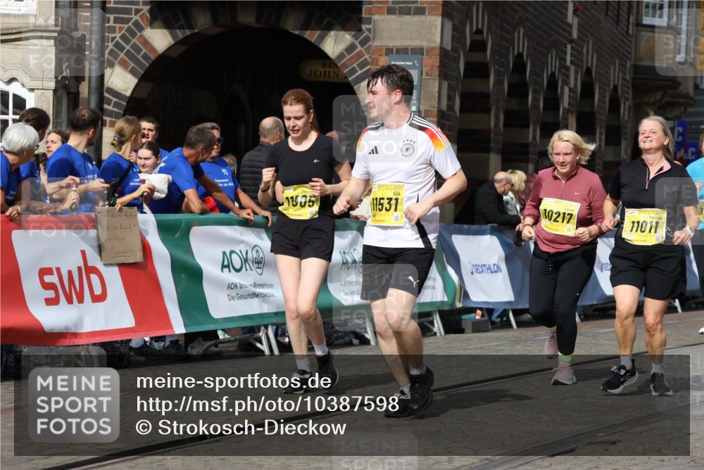 13.09.2026 - 21. swb-Marathon Bremen Strokosch-Dieckow http://msf.ph/oto/10387598 13.09.2026 11:09:08 Ziel 10399, 10469, 10599, 10609, 11053, 11074, 11358, 11421, 11434, 11710, 11718, 11812, 11834, 12256, 12353, 12438, 12517, 10314, 10664, 10686, 10694, 10823, 10983, 11091, 11764, 11882, 11883, 11915, 11987, 11995, 12155, 12322, 12491, 13607 meine-sportfotos.de