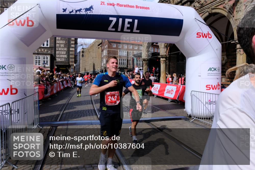 13.09.2026 - 21. swb-Marathon Bremen Tim E. http://msf.ph/oto/10387604 13.09.2026 13:28:11 Ziel 440, 488, 534, 762, 1343, 1456, 1932, 3135, 3480, 3576, 3970, 4106, 4133, 4265, 4496, 4744, 5462, 6468, 6522, 7042, 7138, 7358, 8188, 8351, 8656, 9067, 9145, 9494, 13069, 13198 meine-sportfotos.de