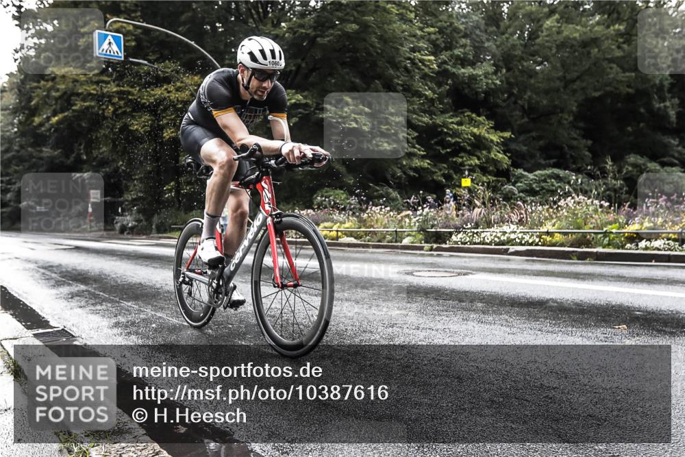 13.09.2026 - Stadtparktriathlon H.Heesch http://msf.ph/oto/10387616 13.09.2026 12:17:29 Radfahren 1005, 1030, 1060 meine-sportfotos.de