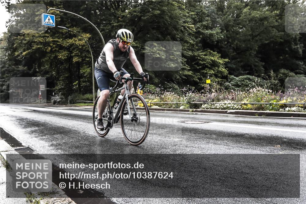 13.09.2026 - Stadtparktriathlon H.Heesch http://msf.ph/oto/10387624 13.09.2026 12:17:35 Radfahren 1043, 1053, 1150 meine-sportfotos.de