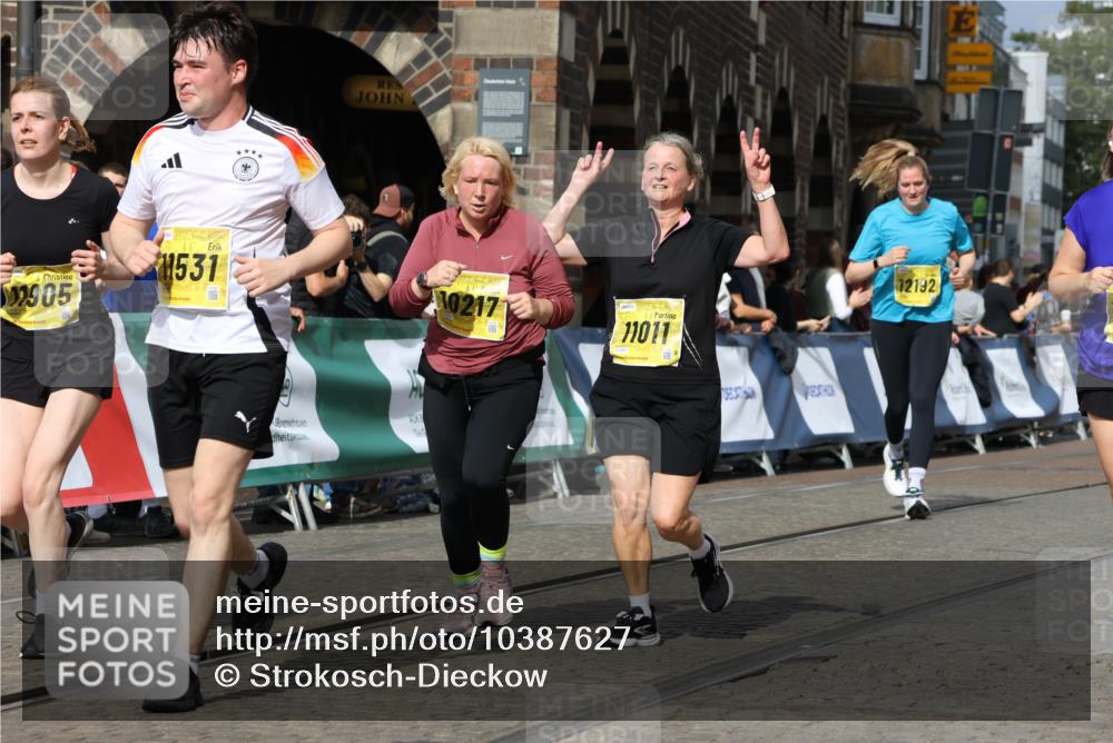 13.09.2026 - 21. swb-Marathon Bremen Strokosch-Dieckow http://msf.ph/oto/10387627 13.09.2026 11:09:09 Ziel 10217, 10399, 10469, 10599, 10609, 11053, 11074, 11358, 11421, 11434, 11710, 11718, 11812, 11834, 12256, 12353, 12438, 12517, 10314, 10556, 10664, 10686, 10694, 10769, 10823, 10983, 11764, 11882, 11883, 11914, 11915, 11987, 11995, 12155, 12322, 12491, 13607 meine-sportfotos.de