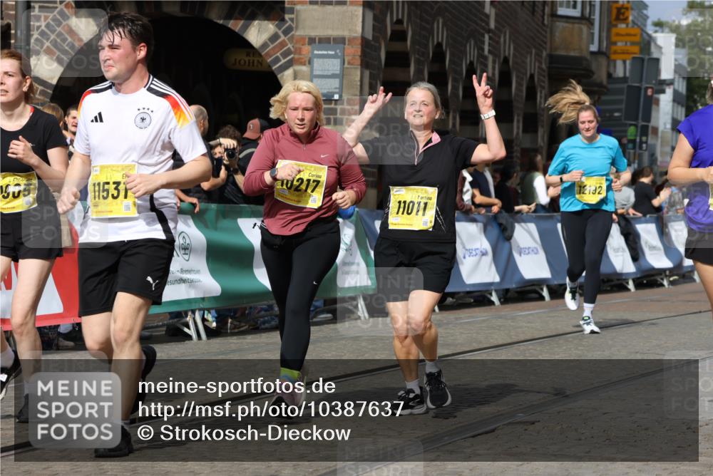 13.09.2026 - 21. swb-Marathon Bremen Strokosch-Dieckow http://msf.ph/oto/10387637 13.09.2026 11:09:09 Ziel 10217, 10399, 10469, 10599, 10609, 11053, 11074, 11358, 11421, 11434, 11710, 11718, 11812, 11834, 12256, 12353, 12438, 12517, 10314, 10556, 10664, 10686, 10694, 10769, 10823, 10983, 11764, 11882, 11883, 11914, 11915, 11987, 11995, 12155, 12322, 12491, 13607 meine-sportfotos.de