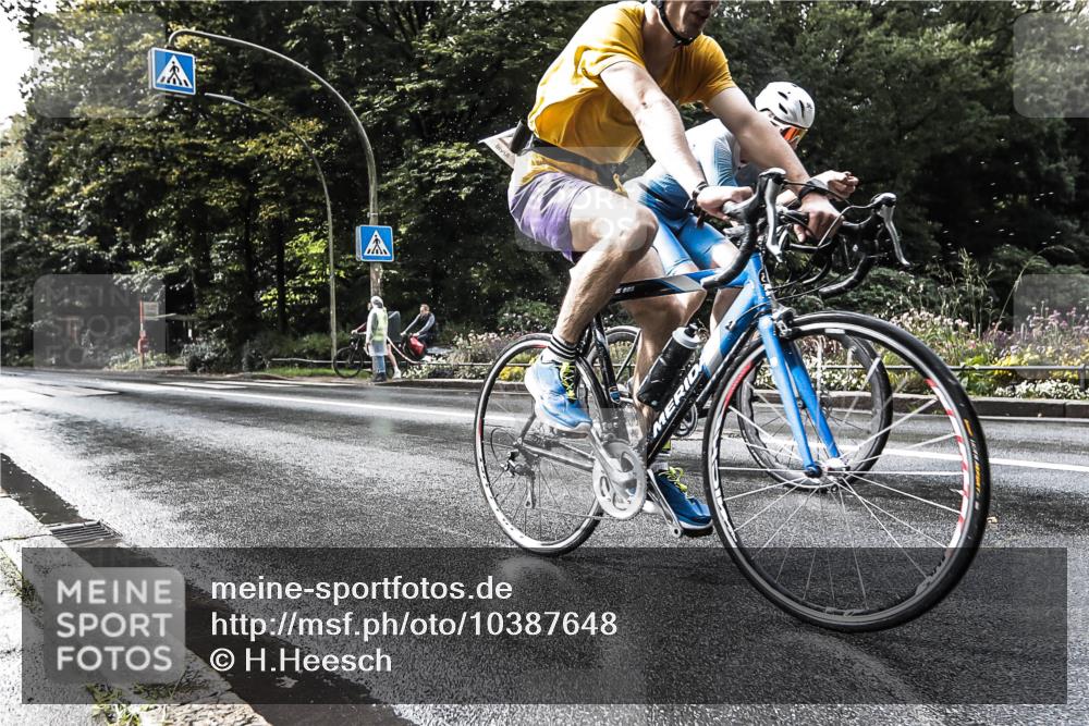 13.09.2026 - Stadtparktriathlon H.Heesch http://msf.ph/oto/10387648 13.09.2026 12:18:07 Radfahren 962, 1027 meine-sportfotos.de