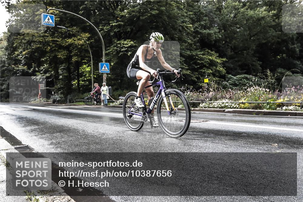 13.09.2026 - Stadtparktriathlon H.Heesch http://msf.ph/oto/10387656 13.09.2026 12:18:12 Radfahren 928, 1036, 1073 meine-sportfotos.de
