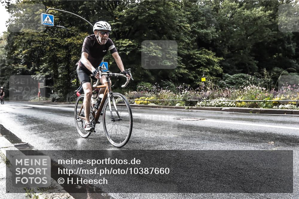 13.09.2026 - Stadtparktriathlon H.Heesch http://msf.ph/oto/10387660 13.09.2026 12:18:14 Radfahren 928, 981, 1036, 1073, 1089 meine-sportfotos.de