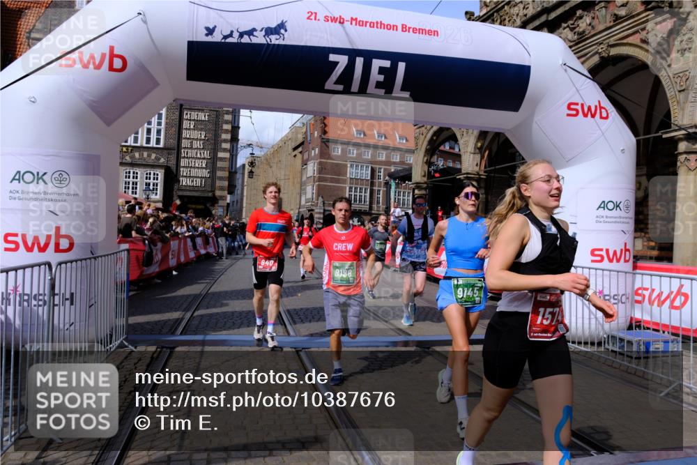 13.09.2026 - 21. swb-Marathon Bremen Tim E. http://msf.ph/oto/10387676 13.09.2026 13:28:19 Ziel 488, 1343, 1456, 3480, 3576, 4106, 4133, 4265, 5360, 5462, 6468, 6522, 7926, 8188, 8656, 9067, 9145, 9167, 9168, 9543, 9881, 13069 meine-sportfotos.de