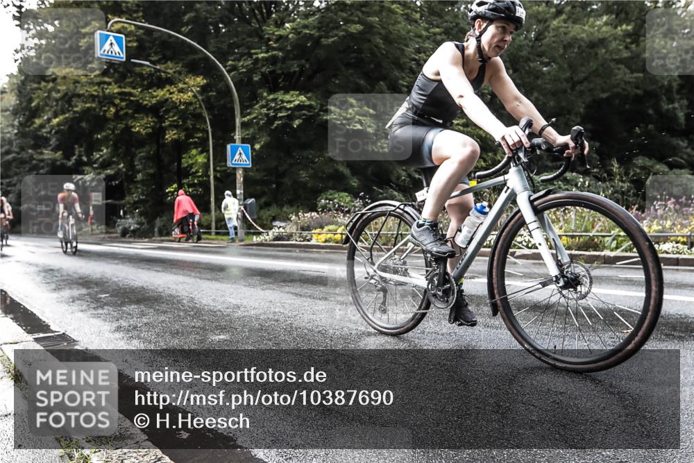 13.09.2026 - Stadtparktriathlon H.Heesch http://msf.ph/oto/10387690 13.09.2026 12:18:38 Radfahren 1062, 1063, 1131, 1147, 1153 meine-sportfotos.de