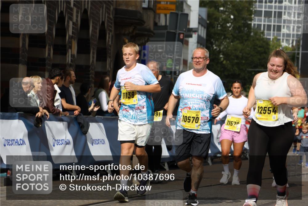 13.09.2026 - 21. swb-Marathon Bremen Strokosch-Dieckow http://msf.ph/oto/10387696 13.09.2026 11:09:12 Ziel 10217, 10399, 10455, 10469, 10599, 11011, 11053, 11074, 11358, 11421, 11434, 11531, 11710, 11718, 11812, 11905, 12256, 12353, 12438, 12517, 10314, 10556, 10664, 10686, 10694, 10769, 10823, 10981, 10983, 11225, 11764, 11882, 11883, 11914, 11915, 11995, 12322, 12491, 13607 meine-sportfotos.de