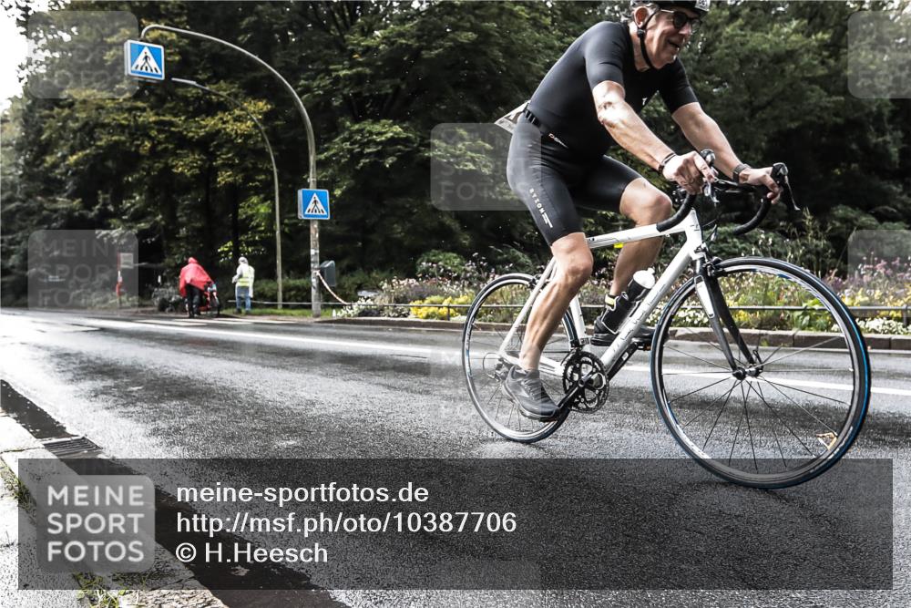 13.09.2026 - Stadtparktriathlon H.Heesch http://msf.ph/oto/10387706 13.09.2026 12:18:43 Radfahren 861, 1062, 1063 meine-sportfotos.de