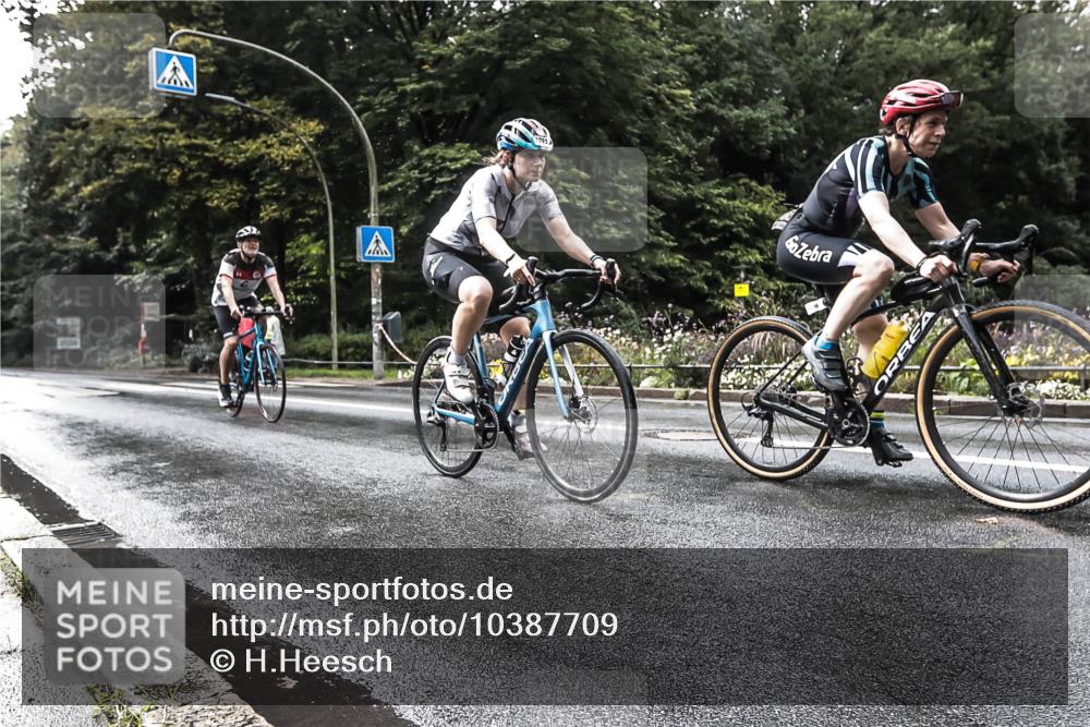 13.09.2026 - Stadtparktriathlon H.Heesch http://msf.ph/oto/10387709 13.09.2026 12:18:48 Radfahren 1008, 1029, 1086, 1093 meine-sportfotos.de